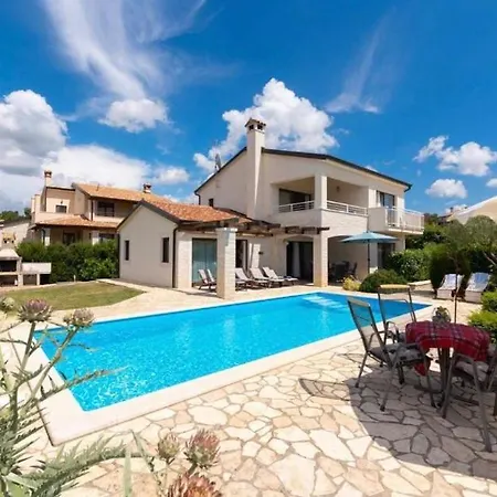 Dolcevita At With Private Pool Barat (Porec)