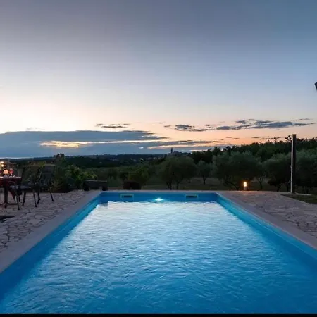 Dolcevita At With Private Pool Barat (Porec)