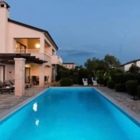 Villa Dolcevita At With Private Pool *
