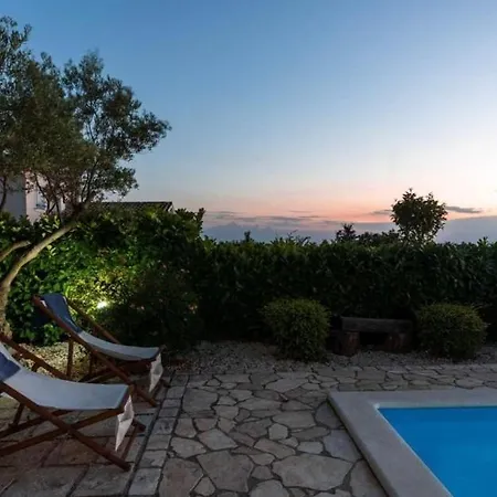 Willa Dolcevita At With Private Pool Barat (Porec)