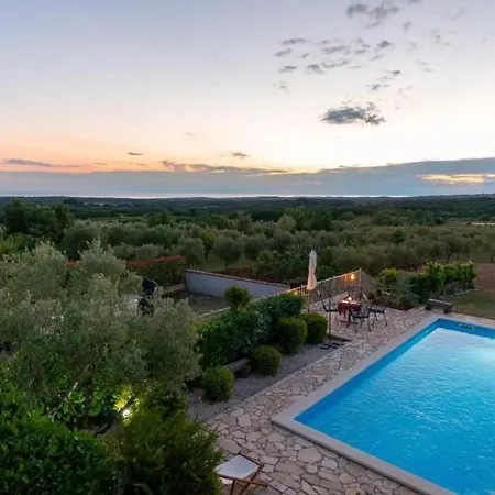 Dolcevita At With Private Pool Willa
